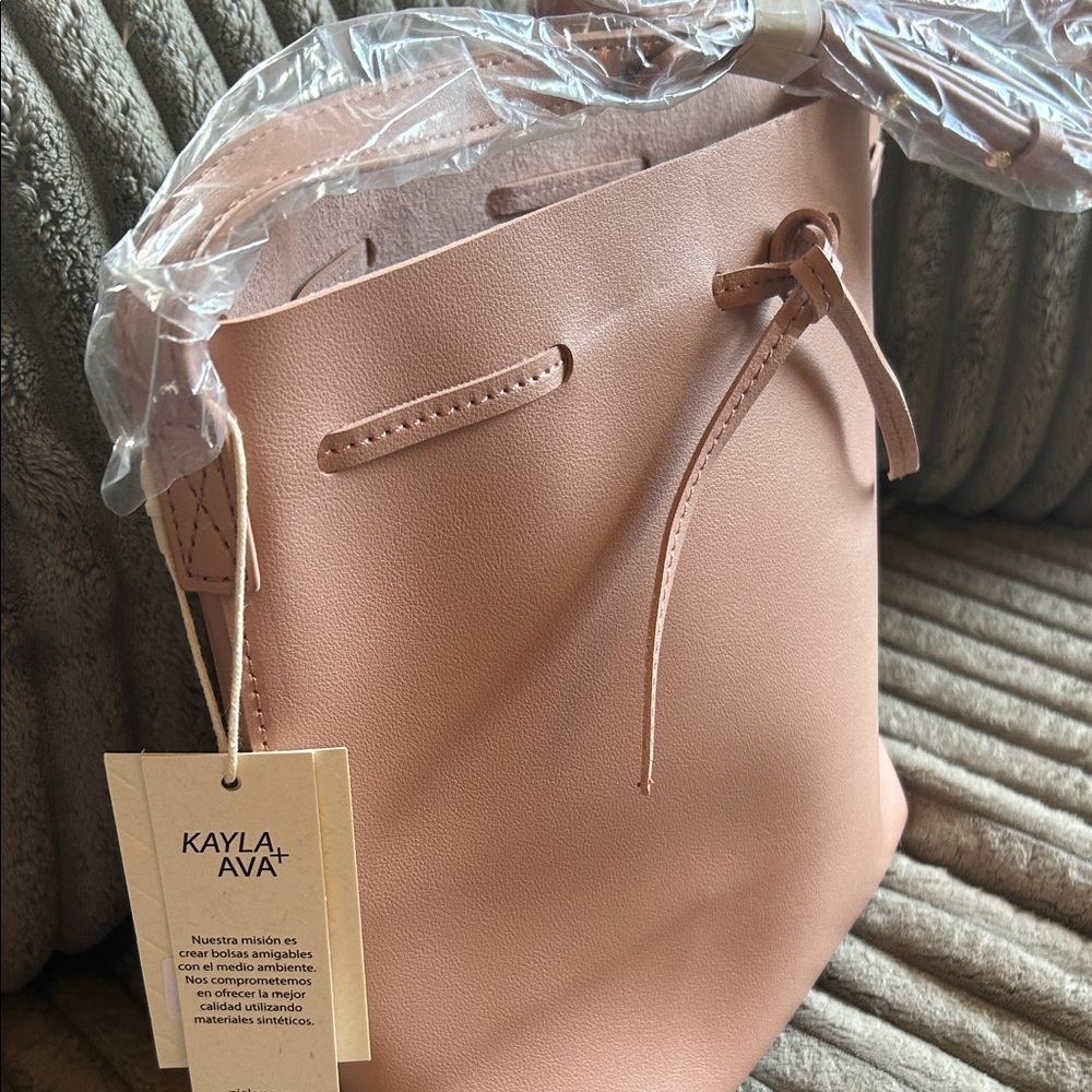 Kayla + Ava Chic Blush Pink Bucket Bag Shoulder Bag Tote Crossbody Vegan Leather - Picture 3 of 13